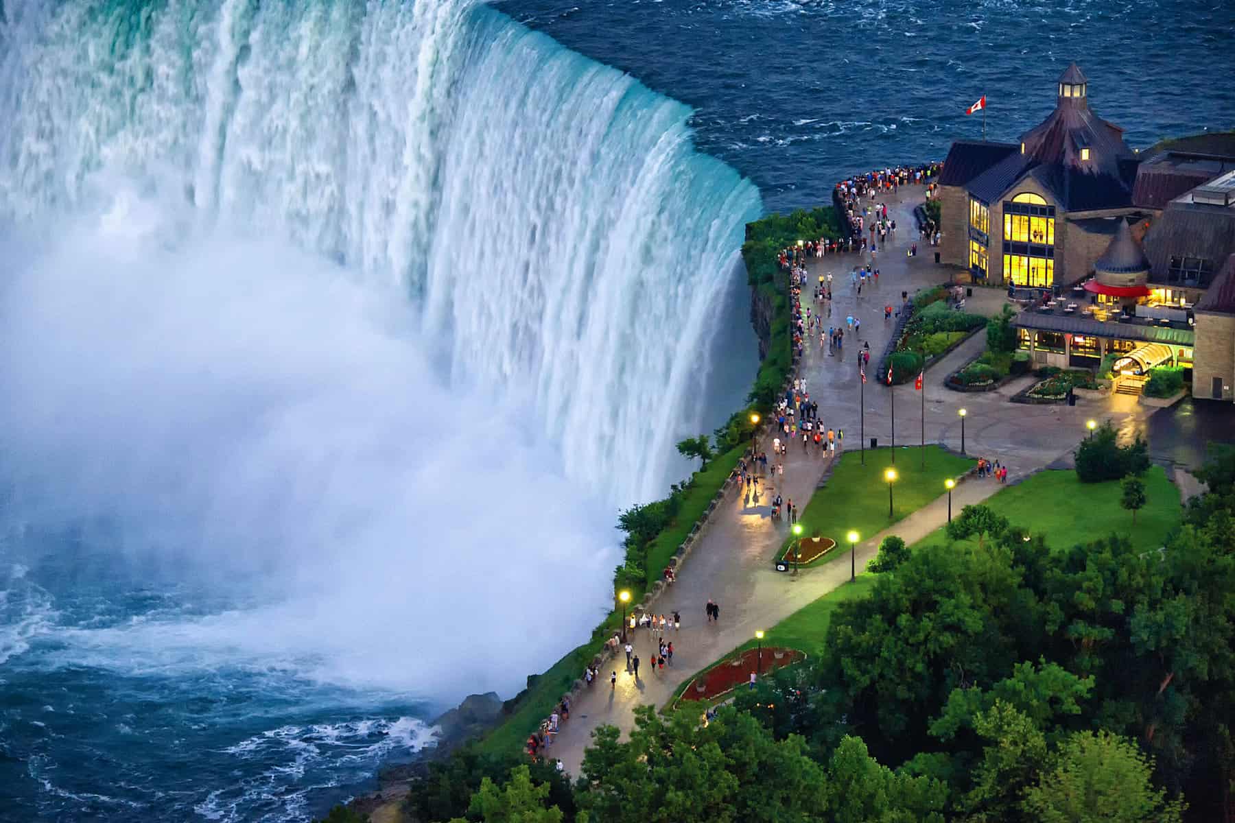 Private VIP Tour of Niagara Falls 1-Day Experience